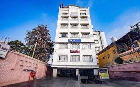 Fabhotel Golden Way